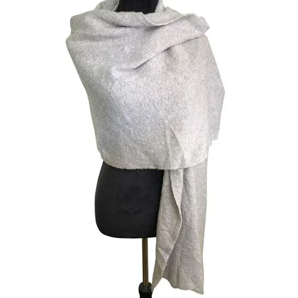Cynthia Rowley Light Gray Acrylic Blend Wrap Scarf One Size Boho Fairy - Picture 1 of 6